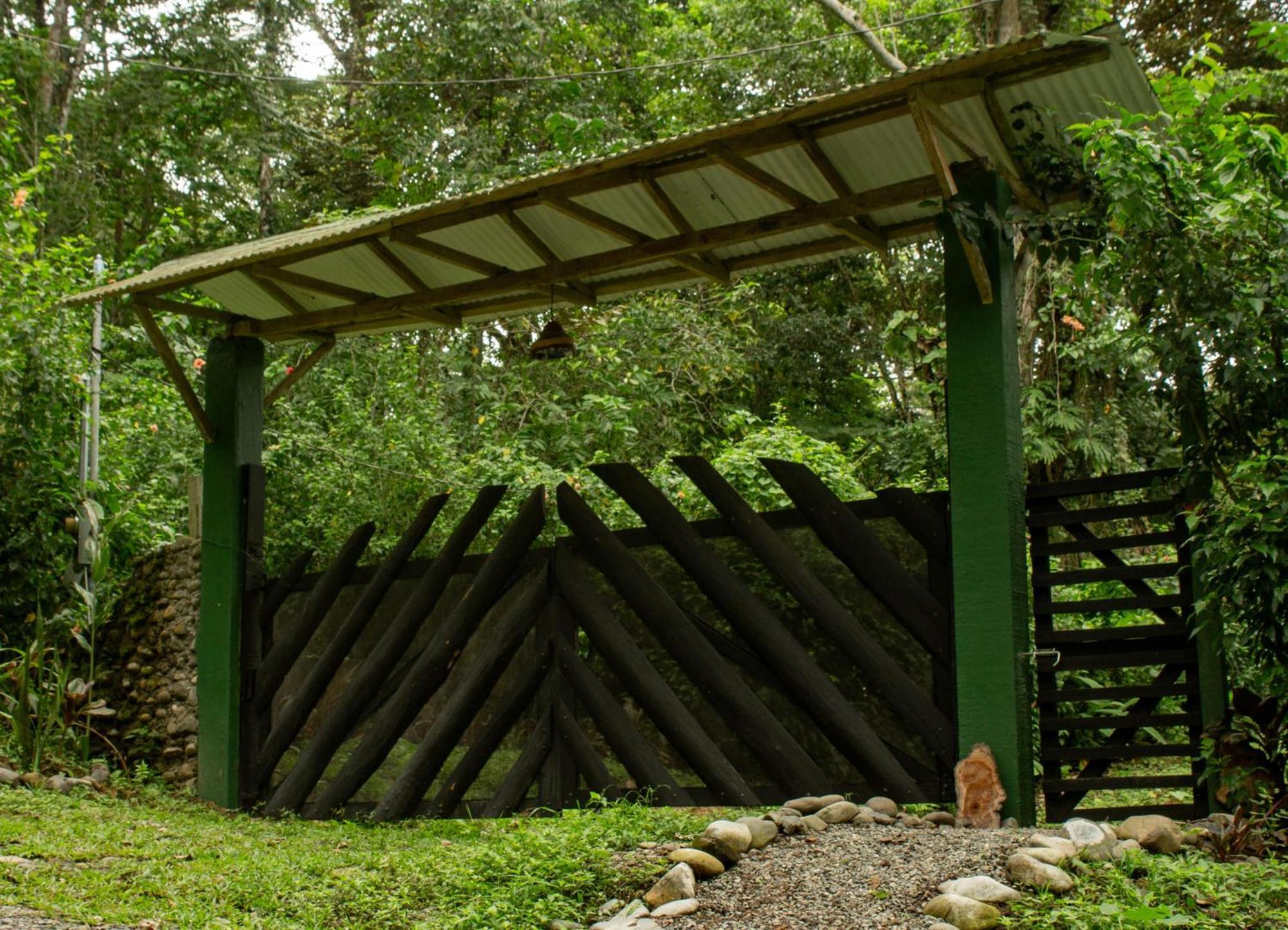 Smile Jungle Hostel Puerto Viejo de Talamanca Kültér fotó